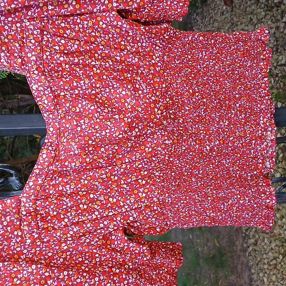 Universal Thread Red Floral Blouse Smocking 100% Cotton Sz Lg. Cottagecore - Picture 11 of 12